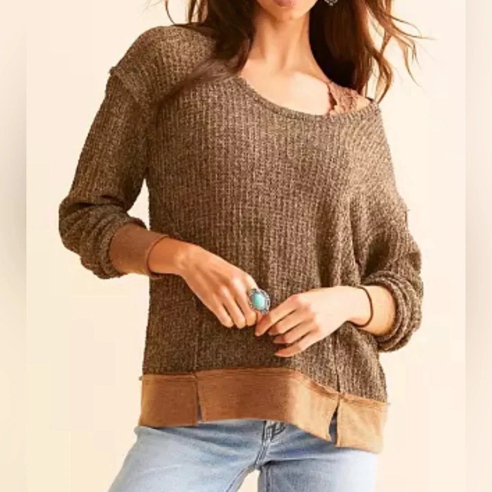 Size XL- BUCKLE Pieced Raw Edge Pullover sweater/ cute!